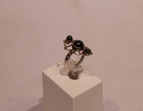 Ring of 925 sterling silver with blood stones.
5000m2 showroom.