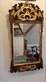 Mirror in Rococo style and walnut. The mirror is from around the 1740s, Denmark and is in it