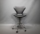 Seven office chair, model 3117, in classic black leather by Arne Jacobsen and Fritz Hansen.5000m2 showroom.